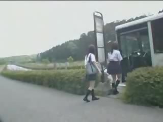 Японська леді і maniac в автобус кіно