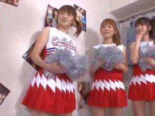 Three big süýji emjekler ýapon cheerleaders sharing pecker