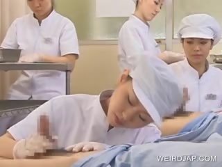 Japoneze infermiere slurping spermë jashtë i libidinous anëtar